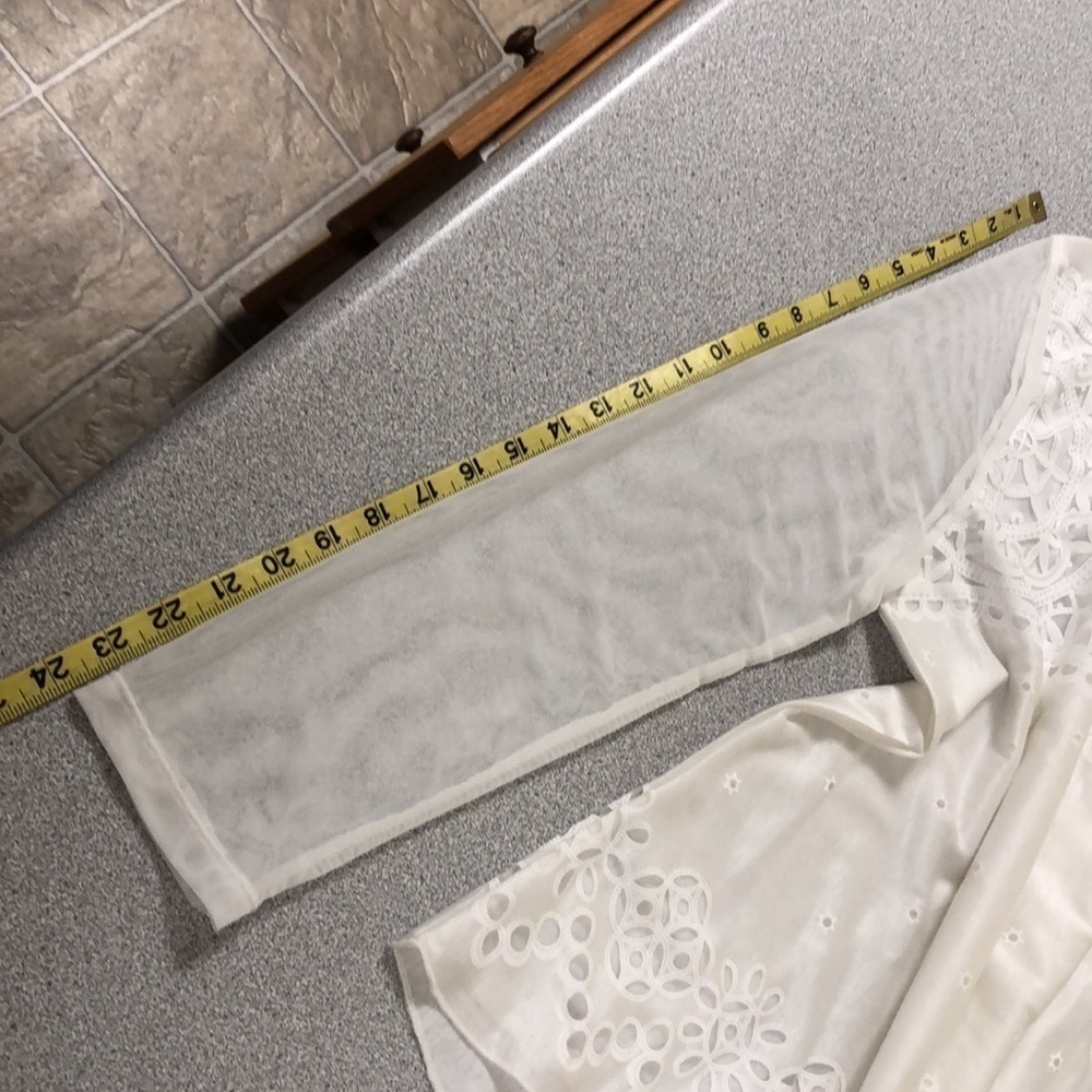 Ness Blouse with shear inserts - Picture 10 of 12